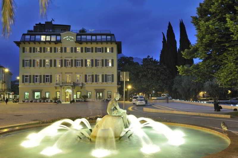 Grand Hotel Riva Dış mekan fotoğraf